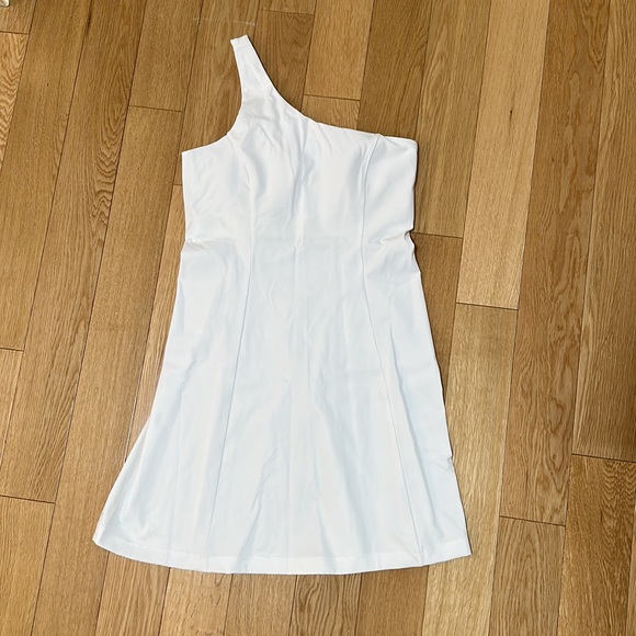 NWT Outdoor Voices White One Shoulder Exercise Dress - Picture 4 of 7